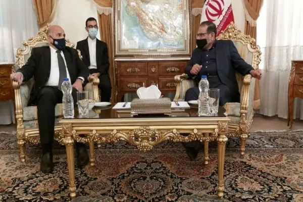 شمخاني: التطبيع مع الكيان الصهيوني يوسع الخلافات في المنطقة