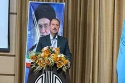 تکریم از معلم ارج نهادن به مقام دانایی است