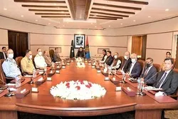 وزیراعظم اور اعلی عسکری حکام کے اجلاس کے بعد شیخ رشید کا اعلان