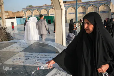 مراسم عقد زوج‌های جوان در آستان علی‌بن مهزیار اهوازی 