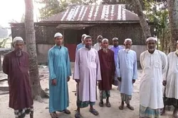 দুই দেশের একটি মসজিদ!