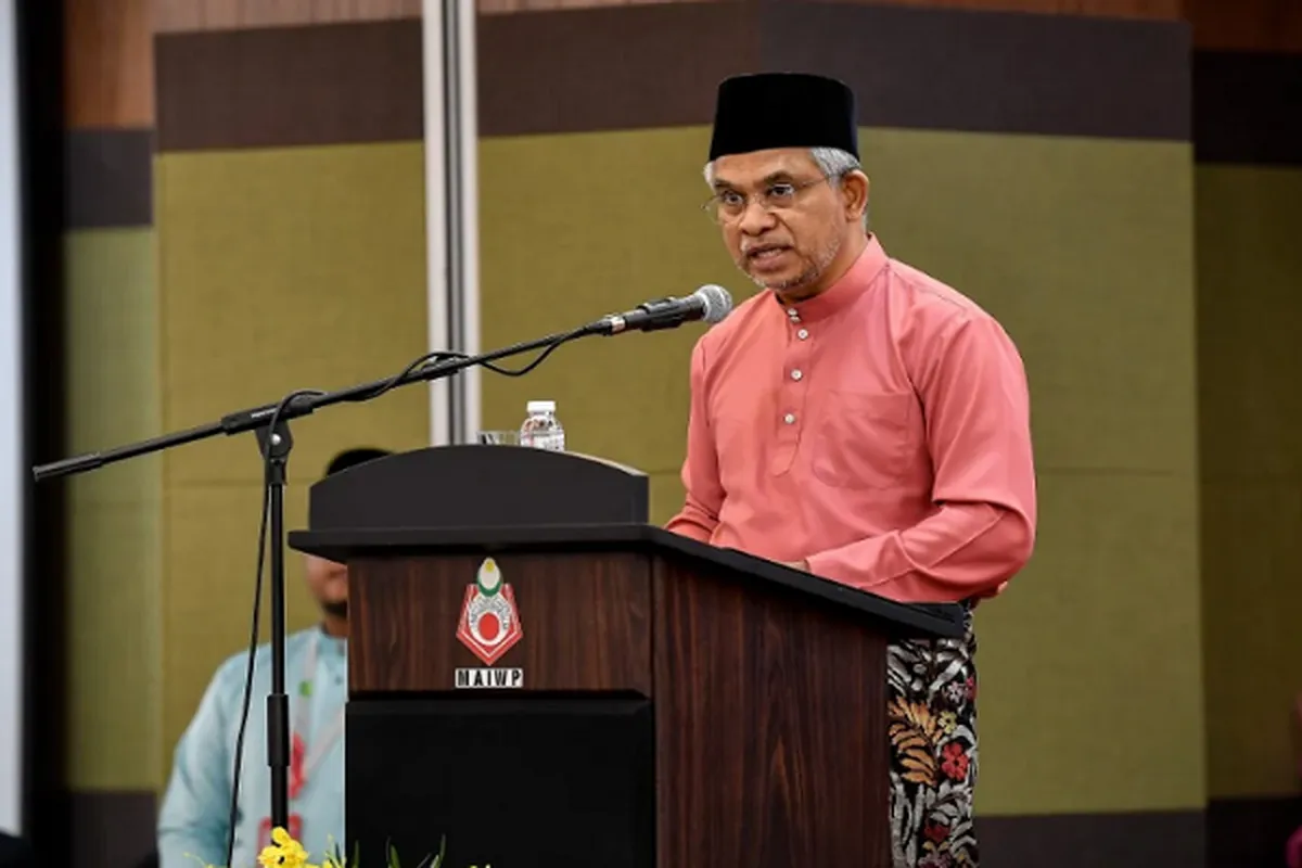 Malaysian Official Urges Scholars, Investors to Develop AI-Powered Quran
