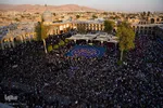 حضور رئیس جمهور در شاهچراغ و دیدار با خانواده شهدا