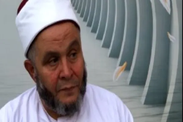 محفّظ مصري للقرآن تخرج من تحت يديه 500 عالم وإمام