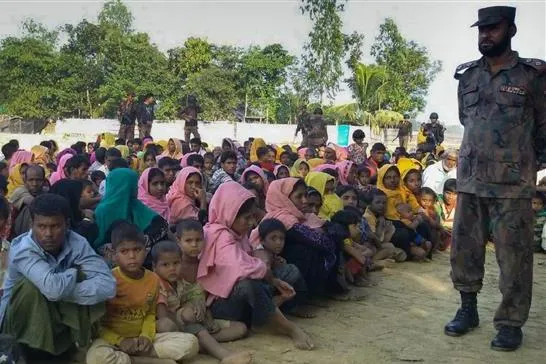 বাংলাদেশে ৫০ হাজার রোহিঙ্গা মুসলমানের প্রবেশ