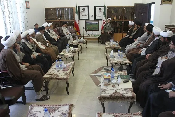 ائمه جمعه در خط مقدم جبهه فرهنگی قرار دارند
