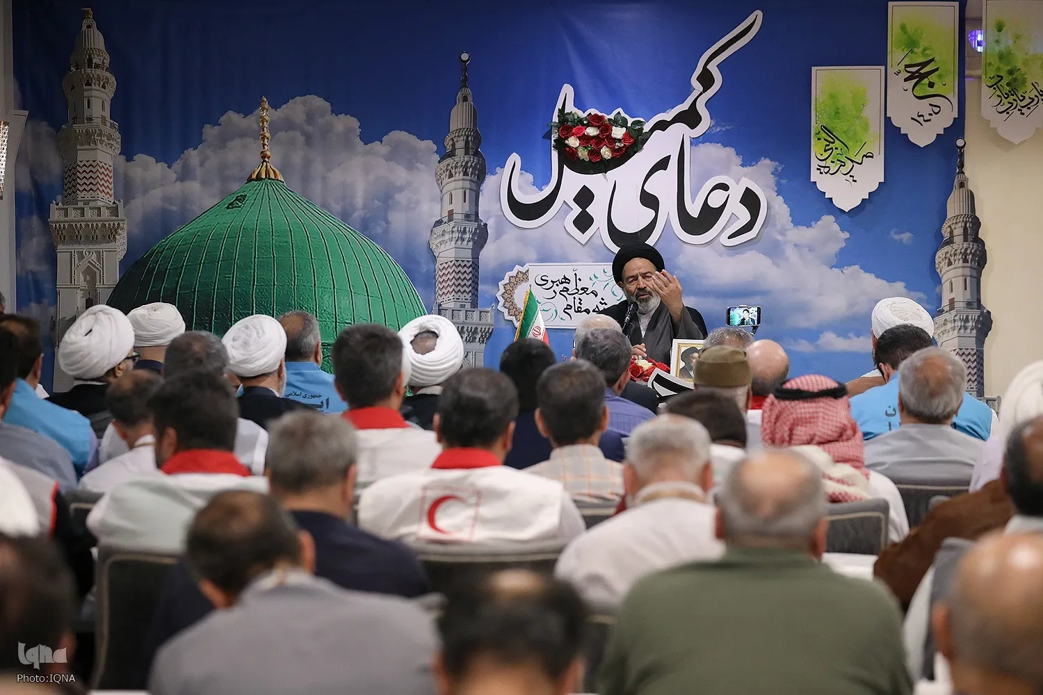 تقرير مصور | مراسم قراءة دعاء كميل في المدينة المنورة