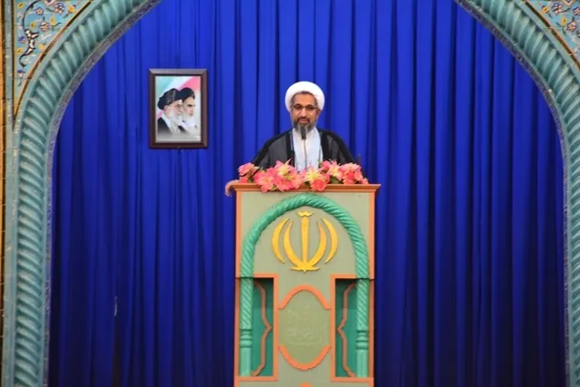 روزه داری موجب رشد تقوا در زندگی می شود/ طنین شعار «مرگ بر آمریکا» در خلیج فارس