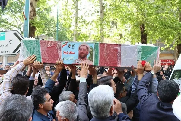 عکس | تشییع پیکر شهید «فیضی‌زاده» در ایلام