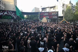 تجمع هیئات عزاداری و آیین نخل گردانی عصر تاسوعا