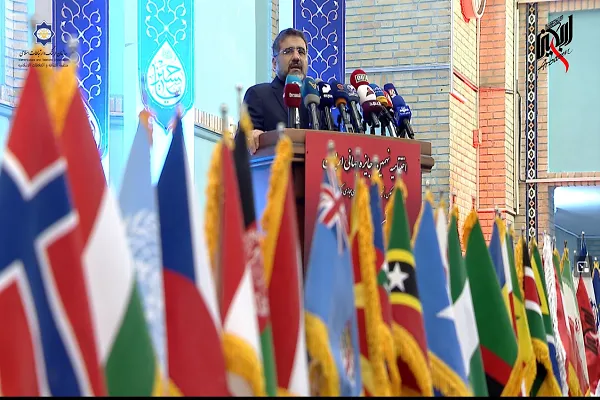 Iranian Minister Calls for Artistic Resistance to Western Media's Silence on Arbaeen