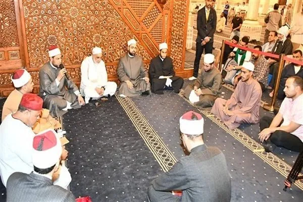 إنعقاد المقرأة القرآنية للأئمة بمسجد الإمام الحسين(ع) في القاهرة
