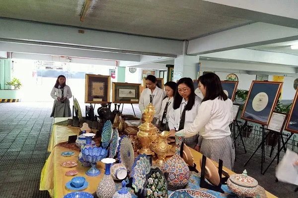 Filipin Hıristiyan Lisesinde Kur'an-ı Kerim ayetleri sergilendi