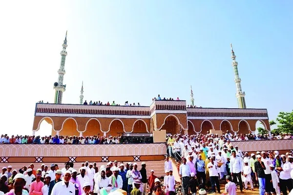 Dubai Yardım Derneği Hindistan'da 850 cami inşa etti