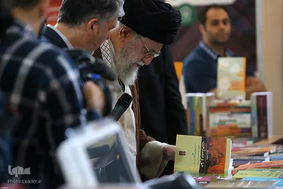 بازدید رهبر انقلاب از سی و‌‌ یکمین نمایشگاه بین‌المللی کتاب تهران
