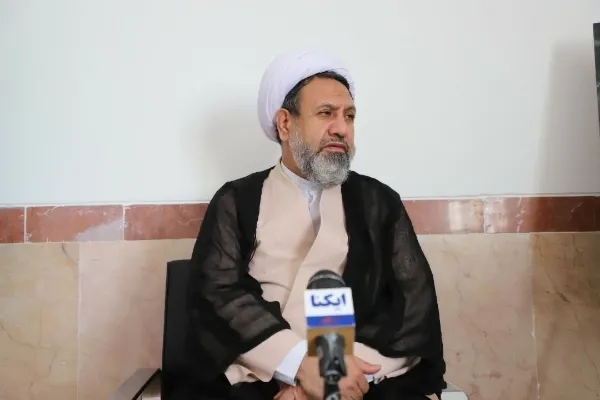 رهبری نظام و جامعه ستون خیمه انقلاب است