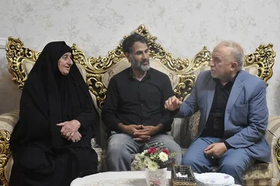 دیدار با خانواده شهدای غریب در لرستان