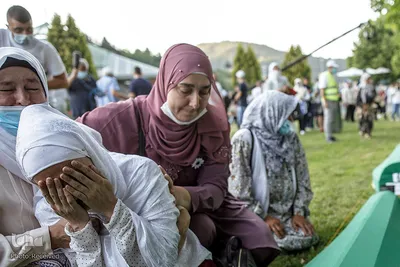 بیست و پنجمین مراسم سالگرد کشتار ۸۰۰۰هزار مسلمان شهر «سربرنیتسا» جمهوری بوسنی و هرزگوین توسط ارتش صرب
