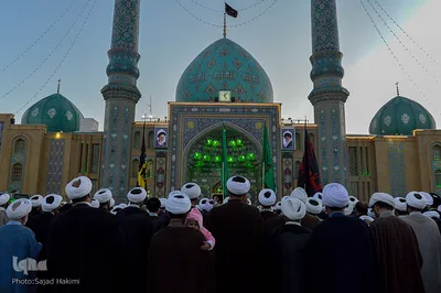 تجدید بیعت طلاب با صاحب الزمان(عج) در مسجد جمکران
