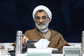نشست دبیر عالی شورای انقلاب فرهنگی با تعدادی از هنرمندان