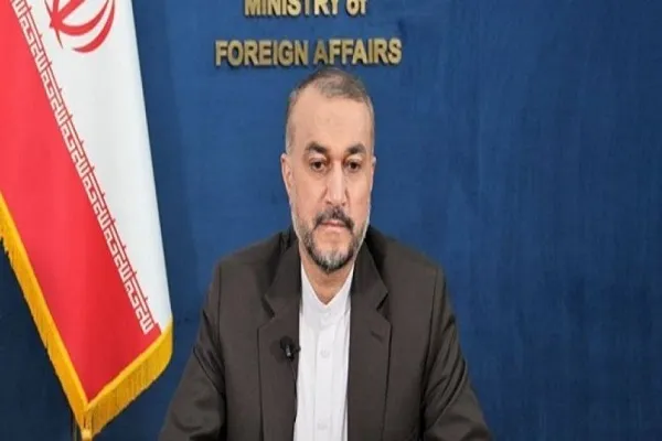 وزير الخارجية الإیراني يشدد على ضرورة تجريم الإساءة إلى القرآن