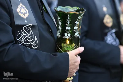 Flagge auf Kuppel des Heiligtums von Abdul Azim Hasani (a.s) durch eine schwarze Trauerflagge ersetzt