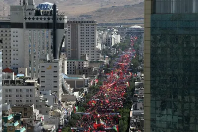 تشییع پیکر مطهر رهبر شهید در مشهد مقدس
