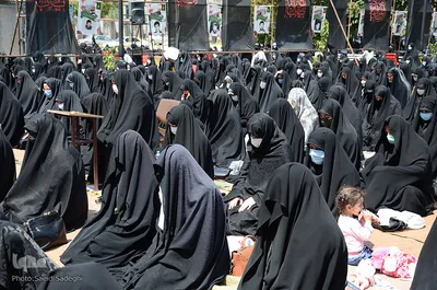 اقامه نماز ظهر عاشورا در مصلی امام (ره) تبریز‎‎