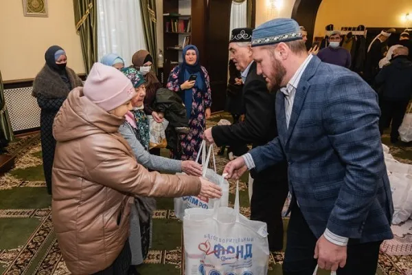 Свыше 100 казанских семей получили продуктовые наборы от АПМ РФ