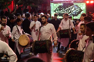 قافله اشک و سوگ حسینی در خیابان‌های خمینی‌شهر