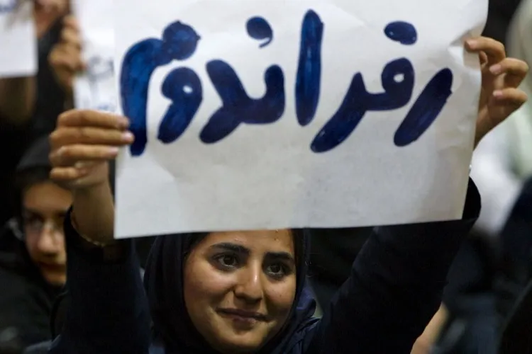 همه‌پرسی را ابزار عوام‌فریبی نکنیم