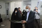 مادر شهیدی در یزد که رهبر انقلاب از وی تجلیل کردند