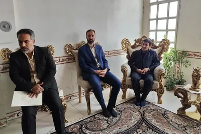 دیدار فرماندار خرم آباد با خانواده 6 شهید جنگ تحمیلی 12 روزه در خرم آباد