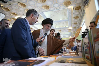 بازدید رهبر انقلاب از سی و‌‌ یکمین نمایشگاه بین‌المللی کتاب تهران
