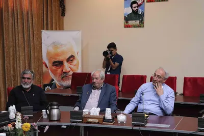 دیدار اعضای انجمن عکاسان آذربایجان شرقی با فرمانده سپاه عاشورا‎
