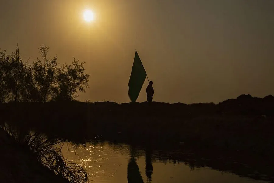 صور فنية لزائري مرقد الإمام الحسين (ع) من أقصى جنوب العراق نحو كربلاء