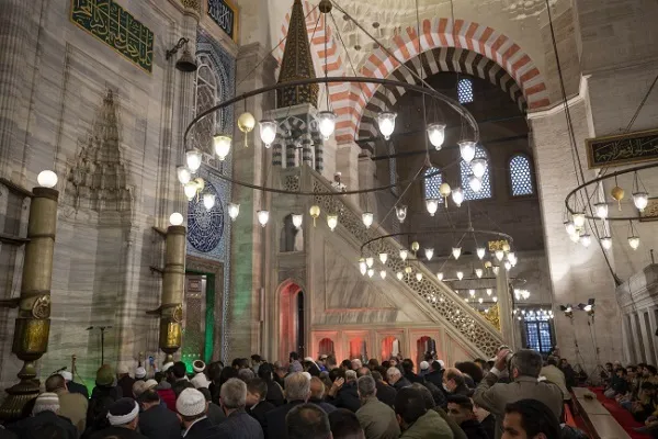 Erbaş, Süleymaniye Camii'nde bayram namazını kıldırdı