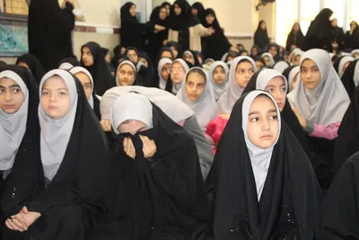 بدرقه ستاره گمنام فاطمی در مدارس تبریز
