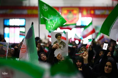 تجدید بیعت دختران و مادران اصفهانی با رهبر انقلاب در گلستان شهدا