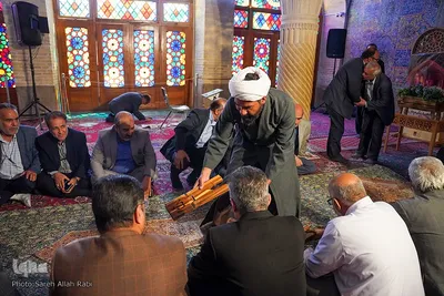 محفل قرآن کریم در مسجد نصیرالملک شیراز