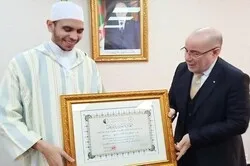 Le lauréat algérien des compétitions coraniques de Dubaï distiingué dans son pays
