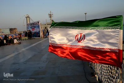 دومین محفل انس با قرآن کریم کاروان قرآنی انقلاب بر روی عرشه ناو بندر جمهوری اسلامی در بندر عباس