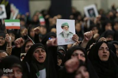 تجمع حماسی بانوان قزوینی در سوگ رهبر شهید