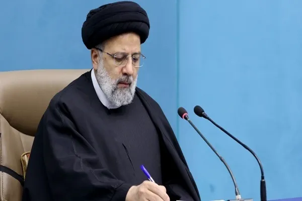 خدمات ماندگار آیت‌الله امامی کاشانی در نهادهای مهم سیاسی و فرهنگی کشور