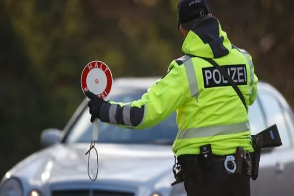 Belçika'da ırkçı polis Müslümanları hedef aldı
