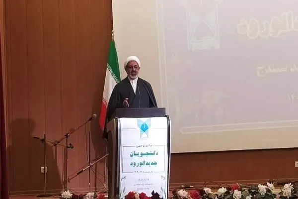 علم‌آموزی ارزش وجودی انسان را ارتقا می‌دهد
