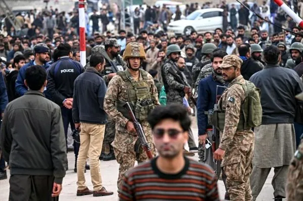 L'Etat Islamique revendique l'explosion de bombe dans une mosquée pakistanaise