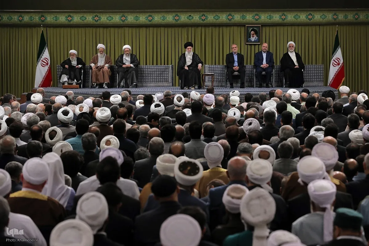Ayatullah Khamenei: Kujenga umma; somo muhimu zaidi la Mtume (SAW)