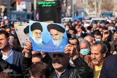 راهپیمایی مردم ملایر در پی اهانت نشريه فرانسوی به مرجعیت