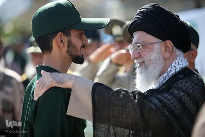 حضور و سخنرانی رهبر انقلاب در مراسم دانش‌آموختگی دانشجویان دانشگاه امام حسین (ع)